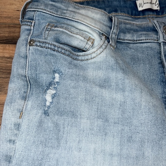 Wonderly Mid-rise Skinny Jeans - Picture 7 of 9